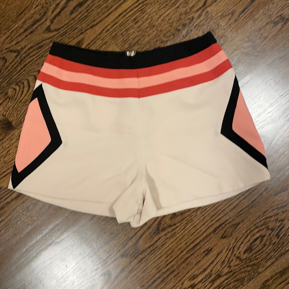 NWT Line & Dot geometric shorts